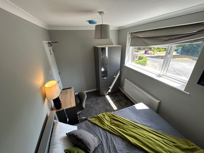 Professional Houseshare Main Photo