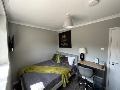 Professional Houseshare Main Photo