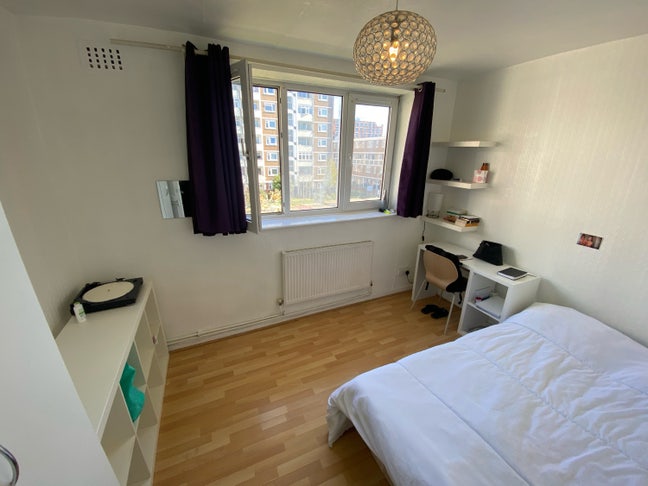 From 1.04! 5 Mins Walk to Bethnal Green Tube! Main Photo