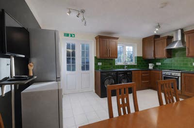 Double Room close to Canada Water & Surrey Quays Main Photo