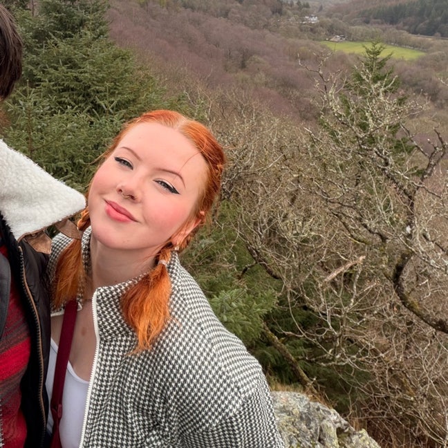 LOOKING FOR A DOUBLE ROOM Main Photo