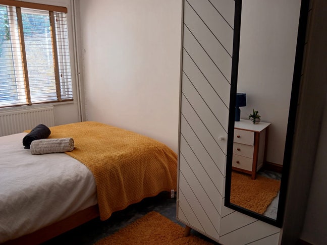 Double room /private bath /short-term /avail Sep Main Photo