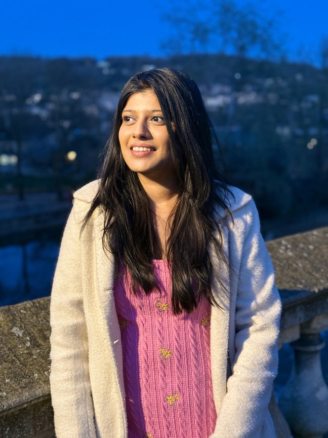 Hi,  I am looking for a room to rent in a cle... Main Photo