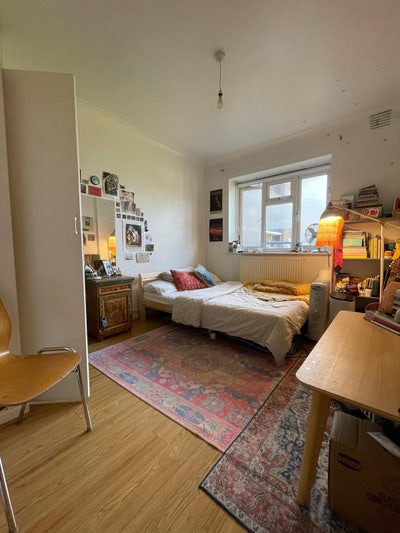 Hoxton double room, girls only pls!  Main Photo