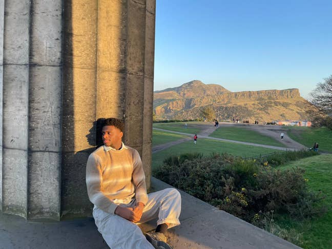 Student moving to Edinburgh looking for a room Main Photo