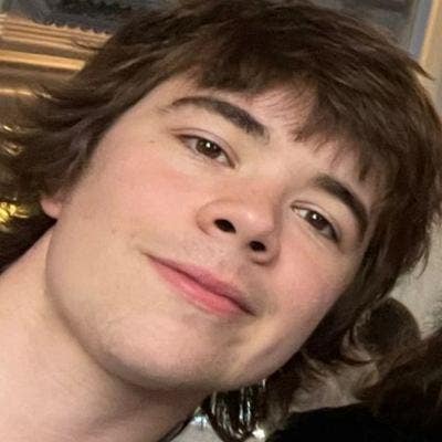 Professional Male seeks a single or double room Main Photo