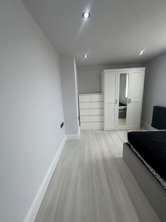 Newly Double Bed with Ensuite Bath Main Photo