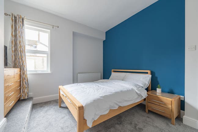 Rooms Available in Modern 6-Bed Professional HMO Main Photo