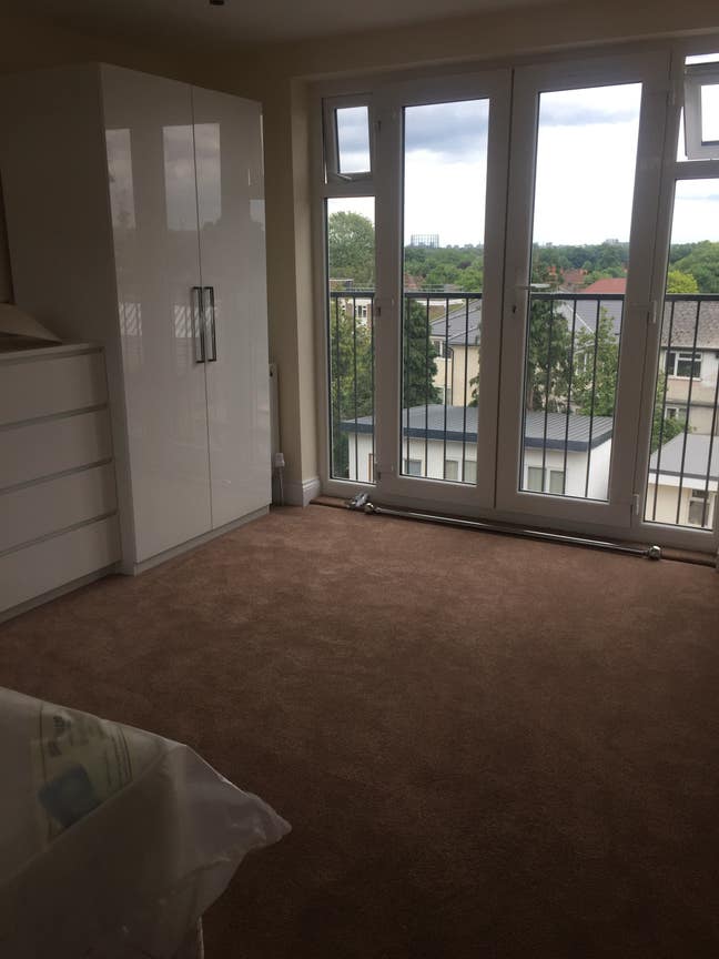 Immaculate en suite in stylish house W3 Main Photo