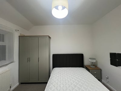 3-Bed Ensuite - Newly Refurbished - Double Room  Main Photo