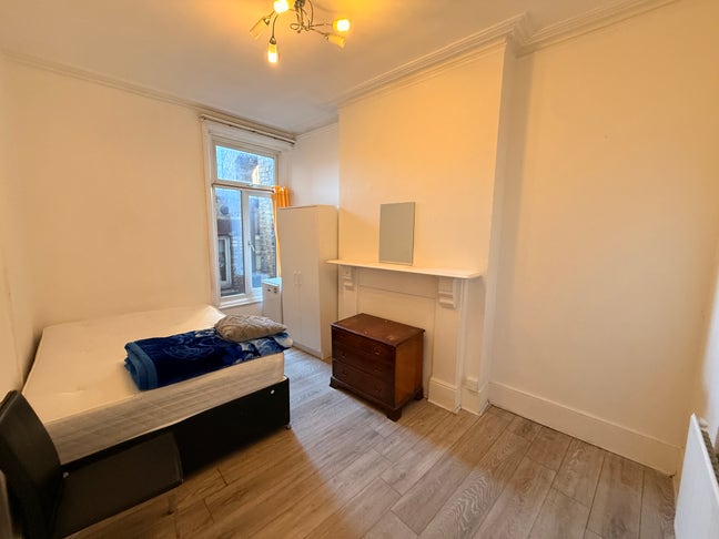 Double Bedroom in the Heart of Muswell Hill – &pound;800 Main Photo
