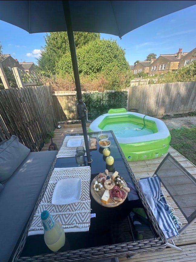 Nice double room in social house - Earlsfield  Main Photo