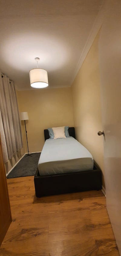Single furnished room  with private bathroom  Main Photo