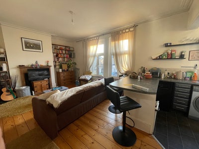 Large bright double room Turnpike Lane Main Photo