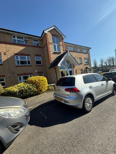 Room available for Girl or Boy Main Photo