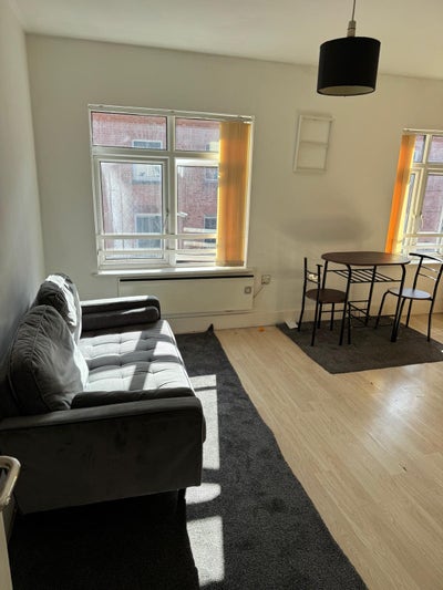 2 Bedroom Flat Main Photo