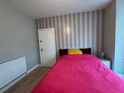 Large furnished double room with dedicated toilet  Main Photo