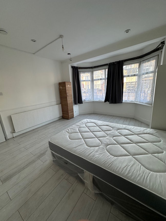 A huge sized Room For Girls or couples Main Photo