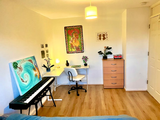 Large Bright Double | Park View | 4Min Walk Dlr  Main Photo