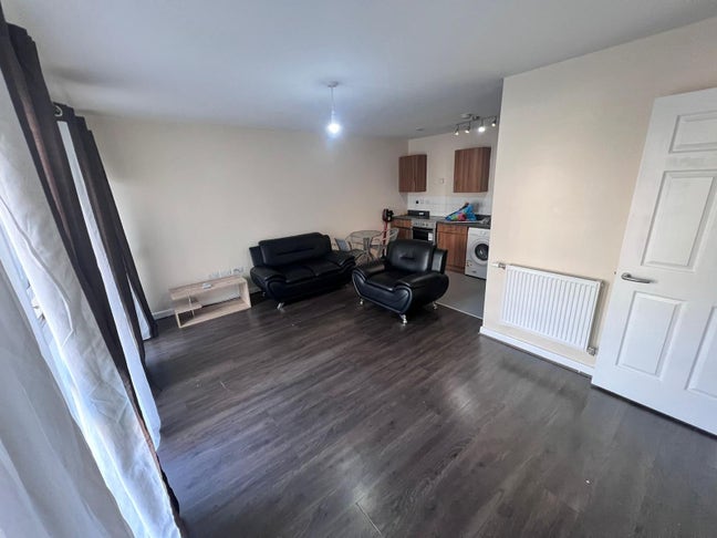 Spacious 1 Bedroom Apartment Main Photo