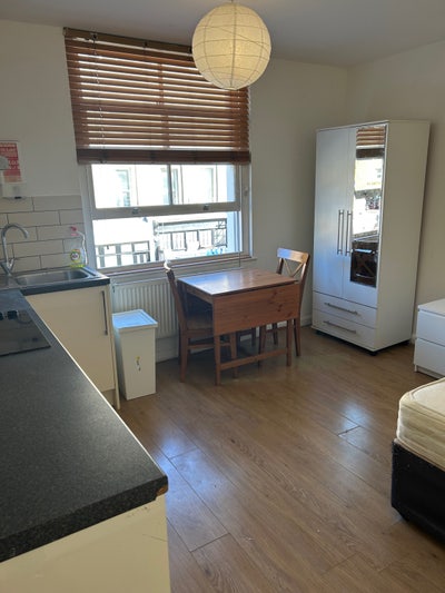 Beautiful studio flat for rent Main Photo