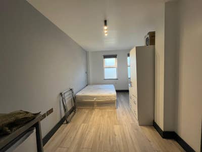 DSS - Studio Flat Available in Pinner Harrow HA3 Main Photo