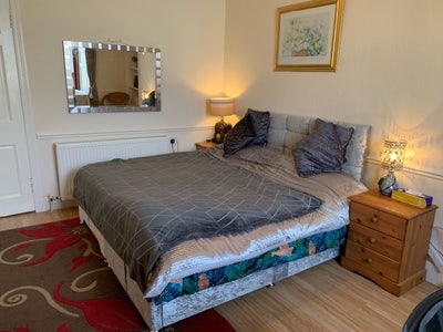 Spacious room in Irvine town centre  Main Photo