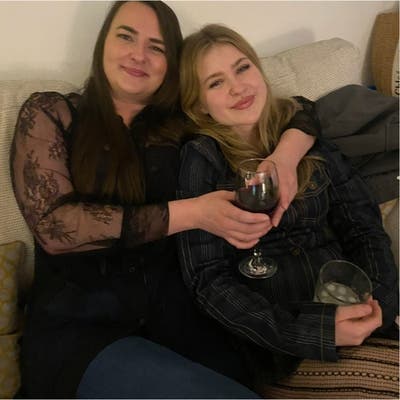 Professional Female seeks a single or double room Main Photo