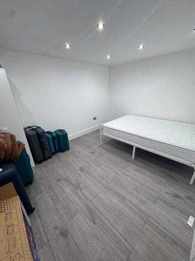 Studio flat Main Photo