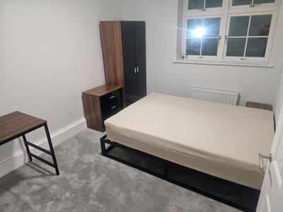 Newly Renovated Double Room - Zone 2 Flatshare Main Photo