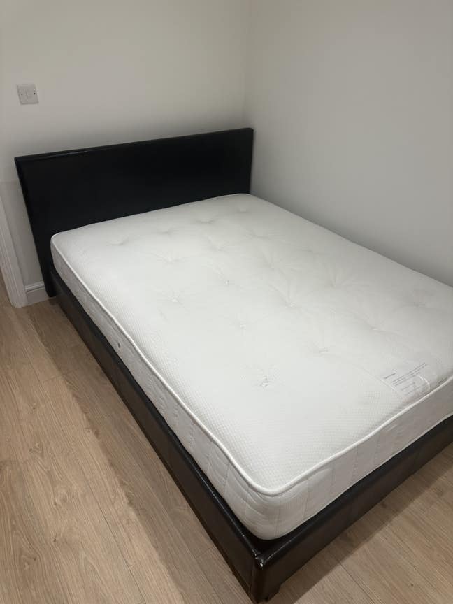 Room for rent Main Photo