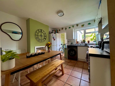 Large Double Room in Teddington with Garden Main Photo