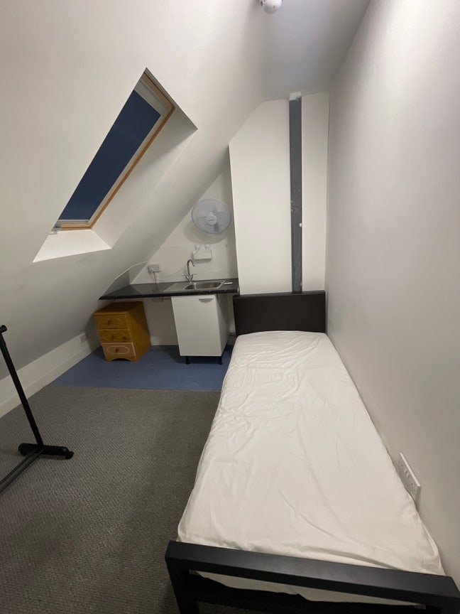 Beautiful single room  Main Photo