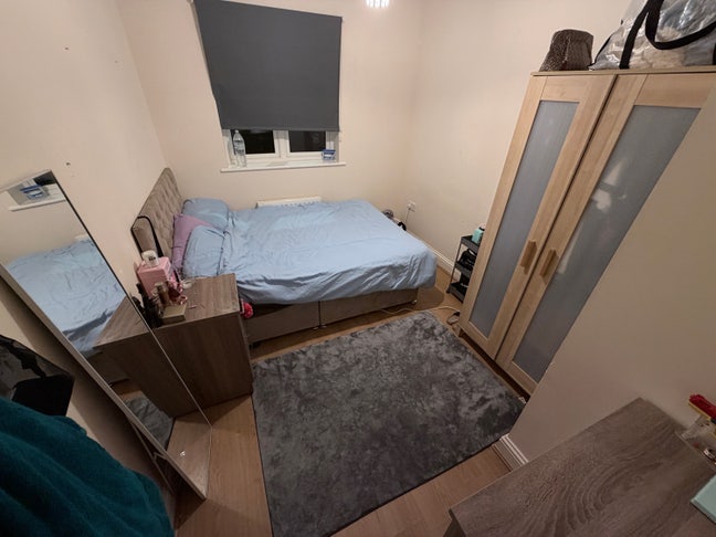 Bills inc. large double room friendly clean house Main Photo