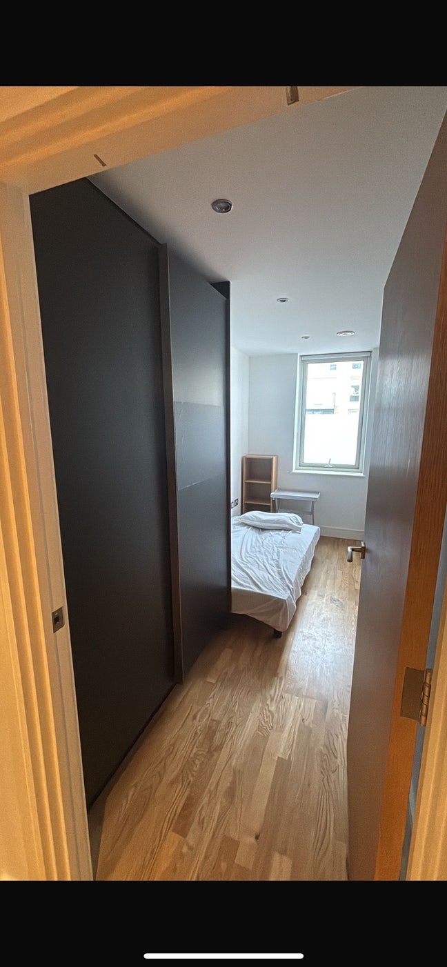 Bright Room in Greenwich near River & Transport  Main Photo