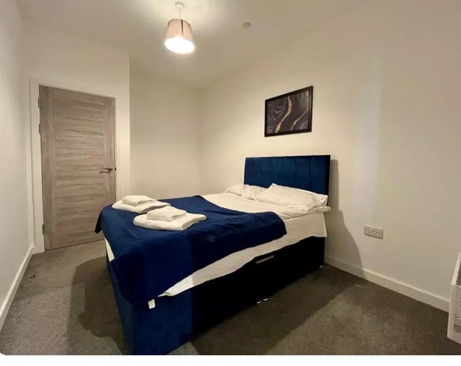 One double furnished room with en-suite  Main Photo