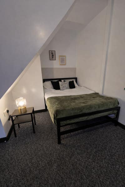 Room Available LS6  Main Photo