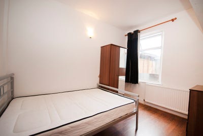 Room available E15 Main Photo