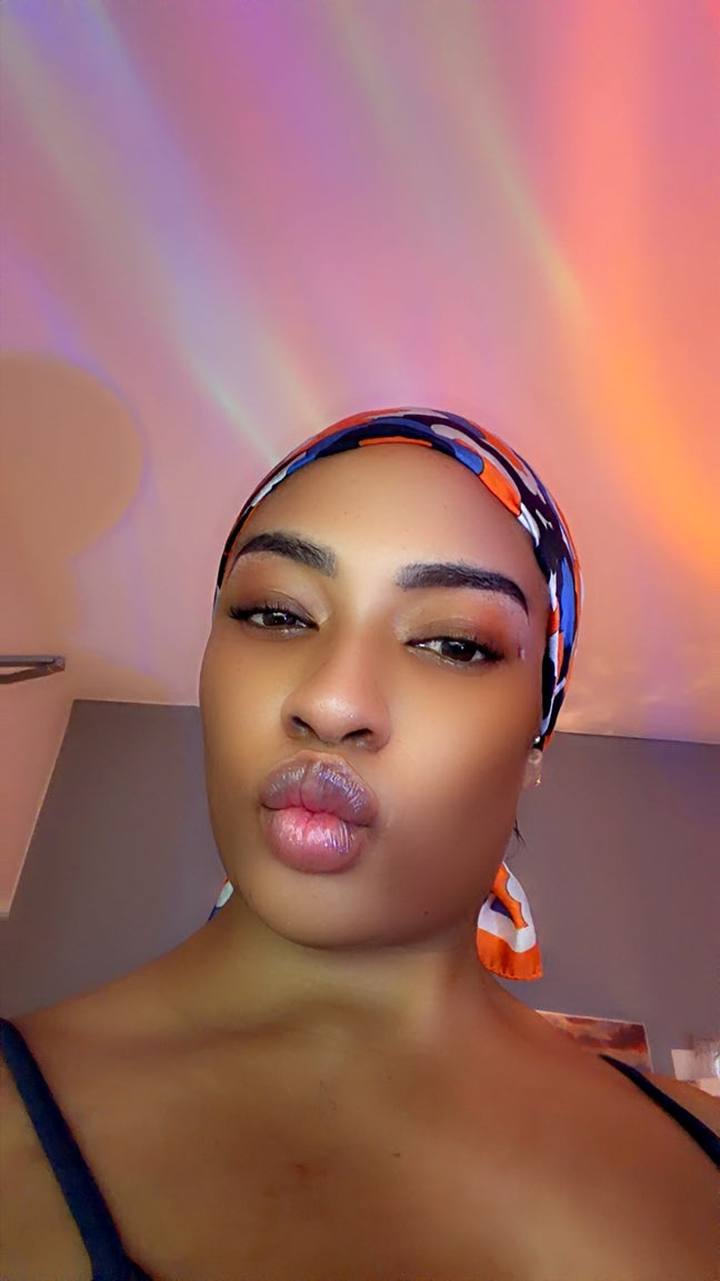 Hi, I’m a working professional looking to b... Main Photo