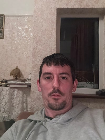 Professional Male seeks a single or double room Main Photo