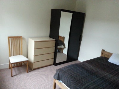 Double room very close to Ilford station Main Photo