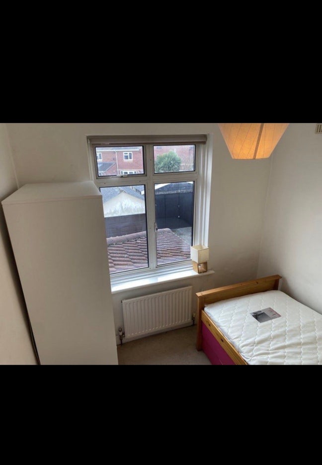 Single room available  Main Photo