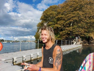 Working couple looking for a 2 bed Main Photo