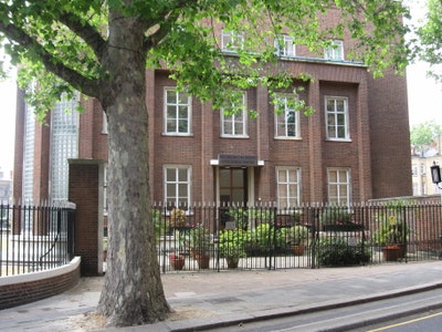 Spacious Mon - Fri Lodgings. Private Gym & Garden. Main Photo