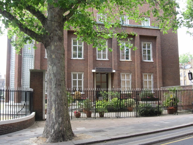 Spacious Mon - Fri Lodgings. Private Gym & Garden. Main Photo