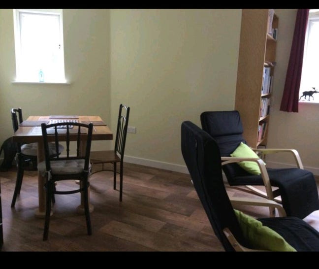 Sunny Newport flat, near Sainsburys. Main Photo