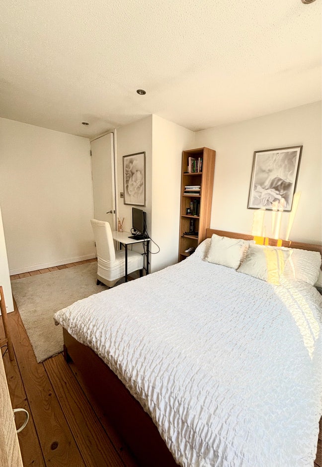 Room available in 3 bed house in Clapham Old Town Main Photo