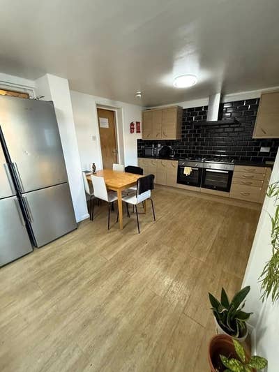 Furnished Double Room Available Main Photo