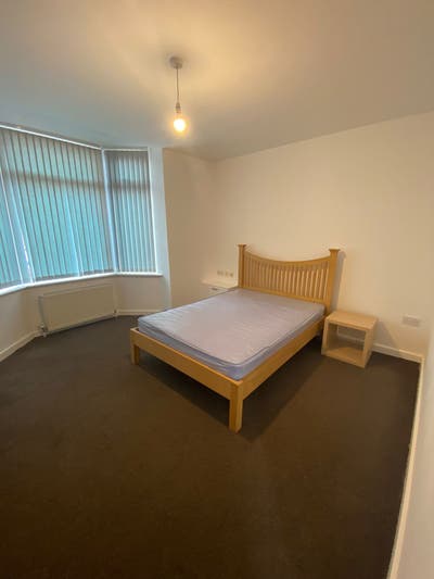 Students Wanted – Form a Group for a 6 Bed House Main Photo