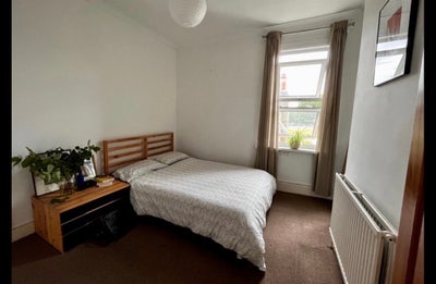 Double room for sublet in Ladywell Main Photo